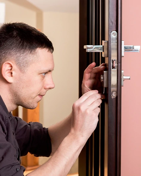 : Professional Locksmith For Commercial And Residential Locksmith Services in Lake Los Angeles, CA