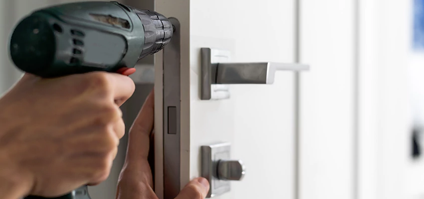 Locksmith For Lock Replacement Near Me in Lake Los Angeles, CA
