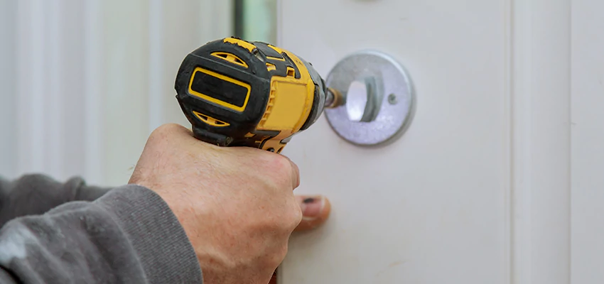 Street Locksmith For Smart Lock Repair in Lake Los Angeles, CA