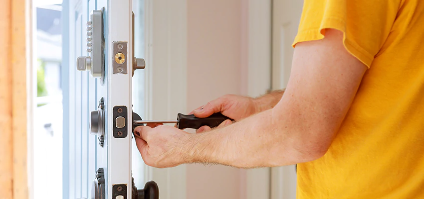 Eviction Locksmith For Key Fob Replacement Services in Lake Los Angeles, CA